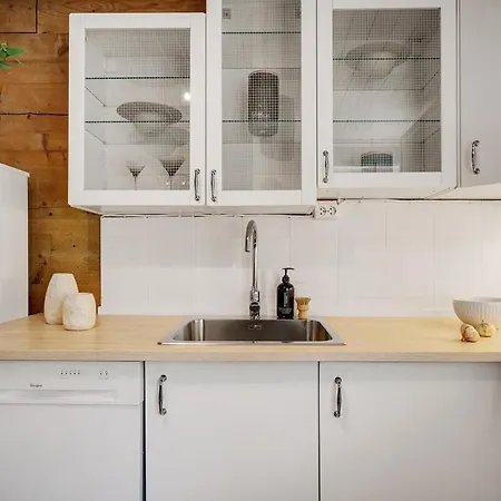 Cozy Hideaway With Private Balcony And Self Check In * 卑爾根