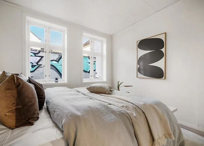 Cozy Hideaway With Private Balcony And Self Check In Bergen